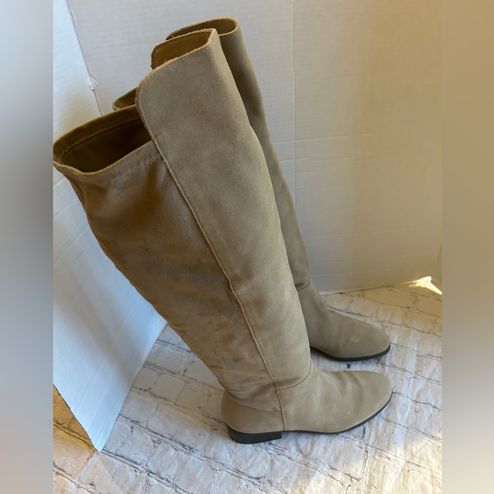 LUCKY BRAND LK-CALYPSO TALL TAN BEIGE SUEDE WOMEN’S FLAT HEELS BOOTS SIZE 7.5M
